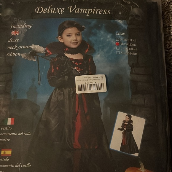New Deluxe Vampiress Costume Size Medium - Picture 3 of 4